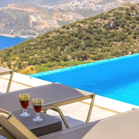 Mona Roza Kalkan